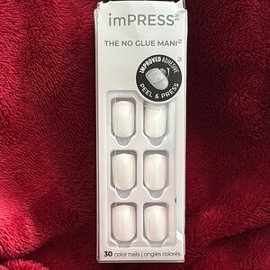 imPRESS Classic White Press-On Nails